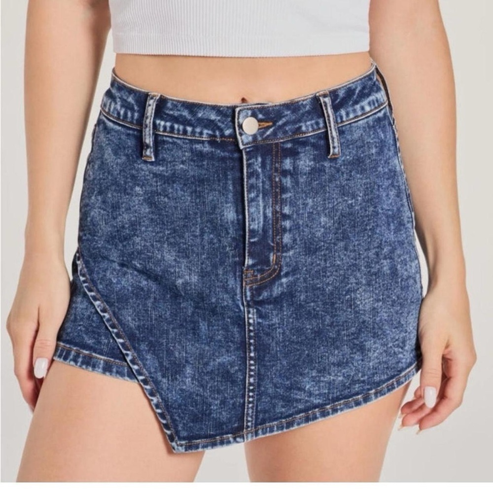 Windsor Center Stage High-Rise- Denim Skort- Size Small
